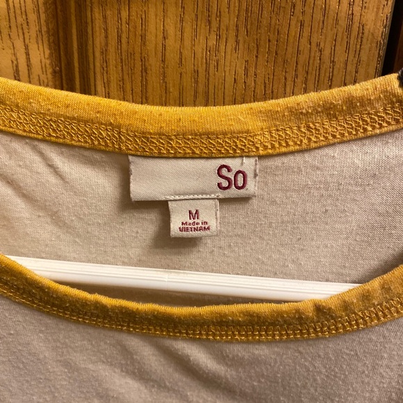 SO juniors Off WhiteTShirt size Medium - Picture 3 of 3